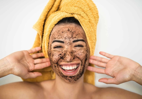 Receita de esfoliante natural com café para o rosto